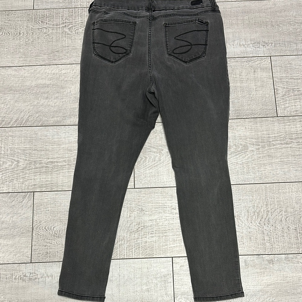 Seven7 Distressed Gray Jeans - Picture 3 of 8